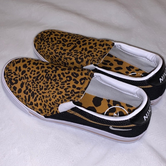 NIKE cheetah slip on sneakers - Picture 1 of 6